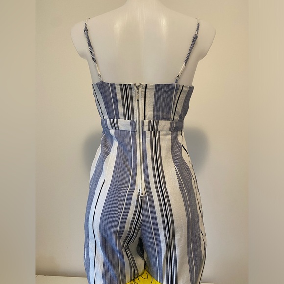 Forever 21 Nautical Jumper with cut out. Size small - Picture 4 of 8